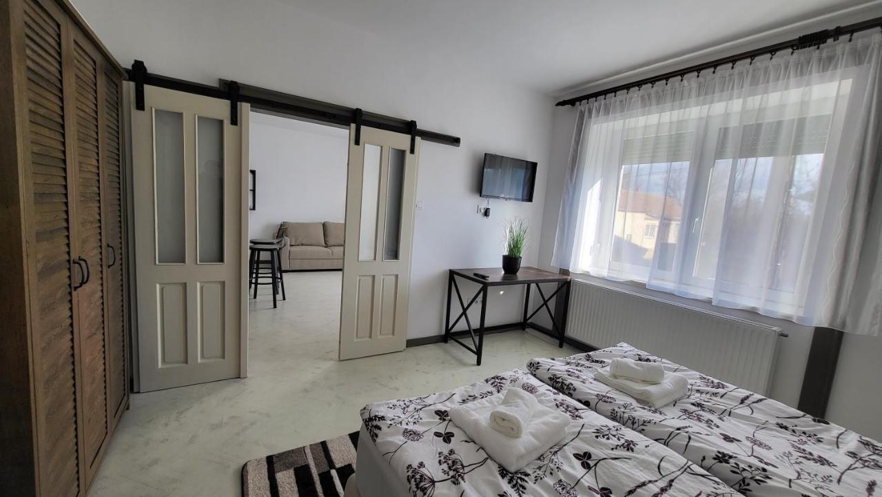 Relax Apartments Sarvar A1 Exterior foto