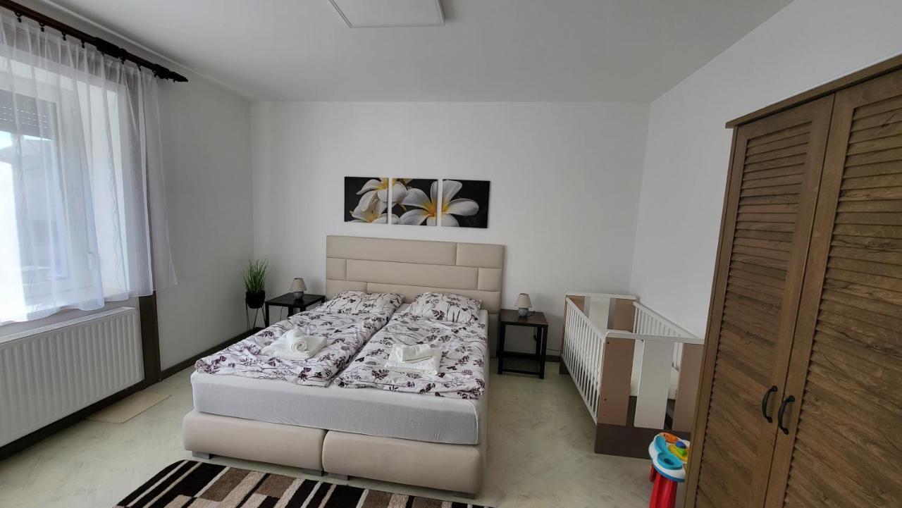 Relax Apartments Sarvar A1 Exterior foto
